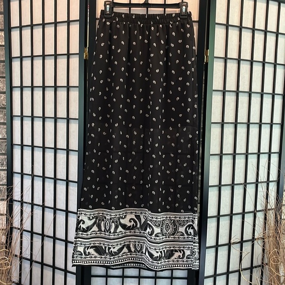 MODA INTL MAXI Skirt XS sexy sheer bottom side slits paisley print - Picture 1 of 9